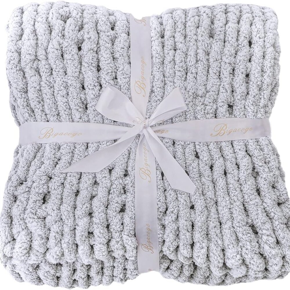 Chunky Knit Throw Blanket for Couch, 40x60 inches - Picture 2 of 8